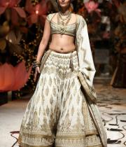 sonam-kapoor-hot-photo-stills-08