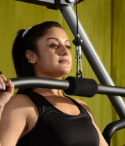 sonia-agarwal-hot-gym-photos-1