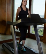 sonia-agarwal-hot-gym-photos-4