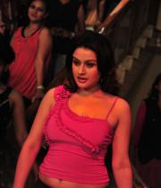 sonia-agarwal-hot-item-song-photos-18