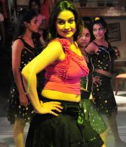 sonia-agarwal-hot-item-song-photos-2