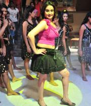 sonia-agarwal-hot-item-song-photos-8