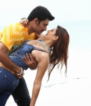 sony-charishta-hot-stills-in-nakaithe-nacchindi-movie-7