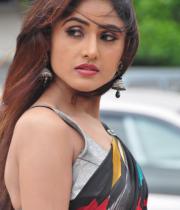 sony-charista-sleeveless-saree-photos-4