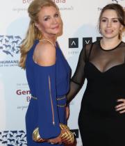 sophie_simmons_busting_2013_8