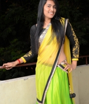 sravanthi-hot-navel-show-sexy-1