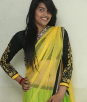 sravanthi-hot-navel-show-sexy-15