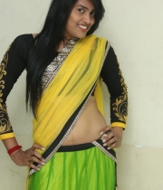 sravanthi-hot-navel-show-sexy-8