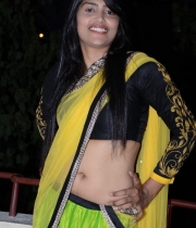 sravanthi-hot-navel-show-sexy-9
