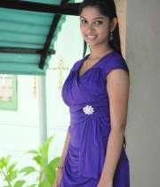 sri-priyanka-hot-photostills-gallery-6_s_145