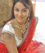 srilekha-hot-stills-in-redsaree-01