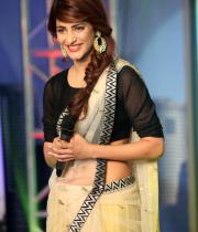 sruthi-hassan-at-ramaiya-vastavaiya-music-launch-2