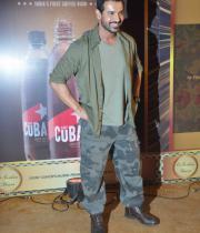 stars-at-boroplus-gold-awards-2013-photos-18