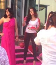 sunny-leone-latest-images-01