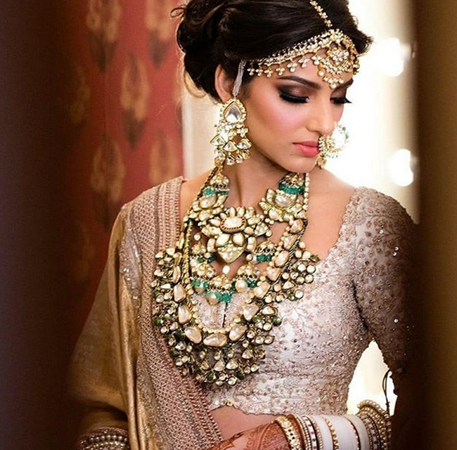 దగ్గుబాటి వారి కోడలు ధరించిన లెహంగా ప్రత్యేకతలివే…!