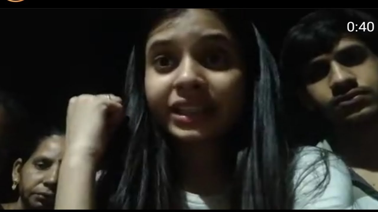 మా నాన్న చంపాలని చూస్తున్నారు: హీరోయిన్