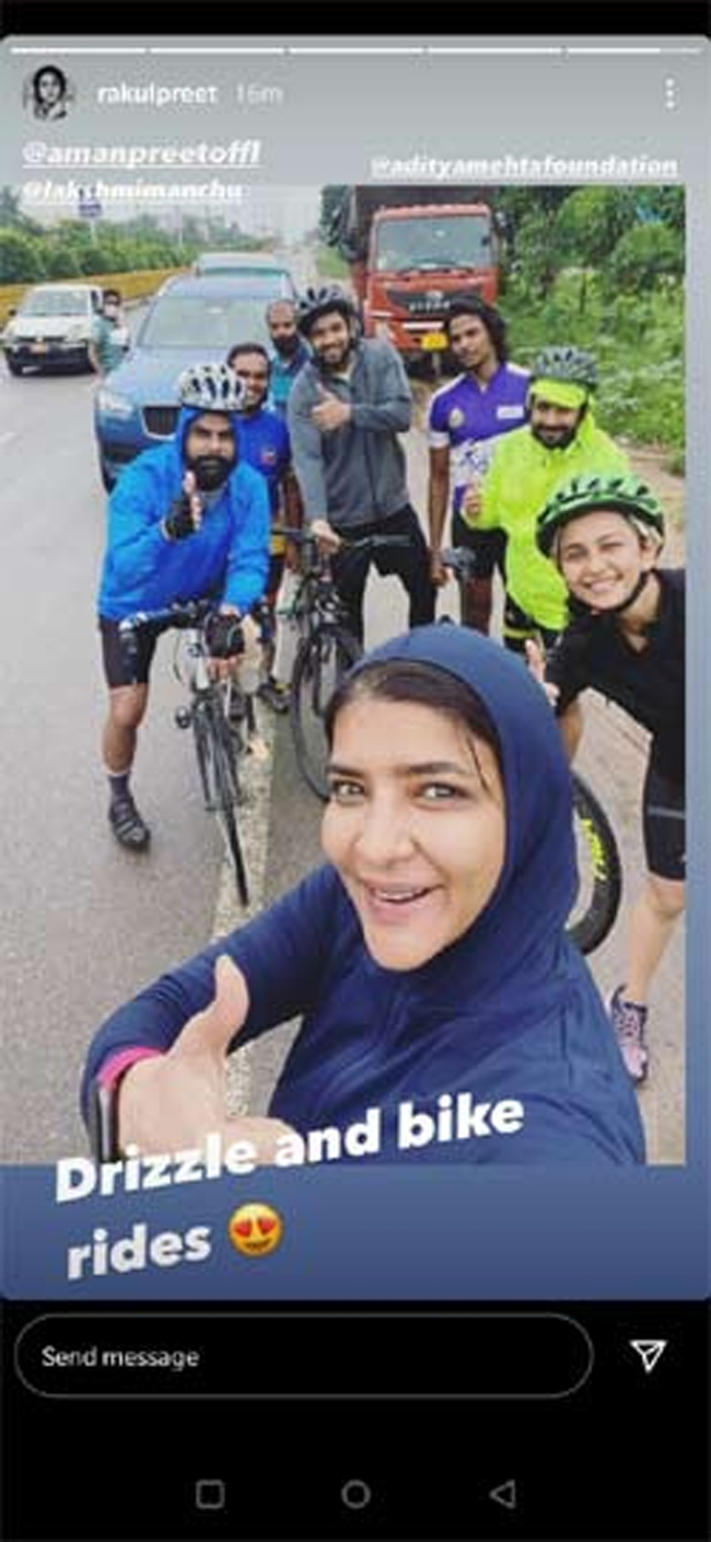 Actresses Enjoy Fitness Feat In The Rain