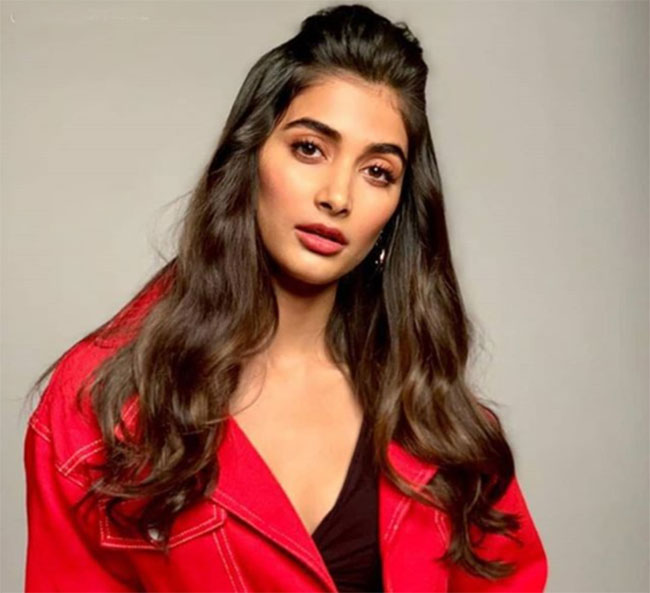 Pooja Hegde All Set To Bounce Back On Sets From September