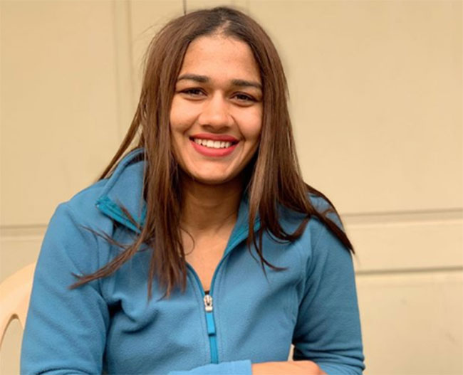 బబితా పోగాట్.. లిమిట్స్ దాటుతోందట!