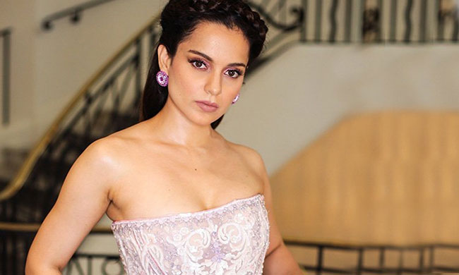 కంగనకు తొలి పంచ్ ఇదిగో ఇలా పడింది