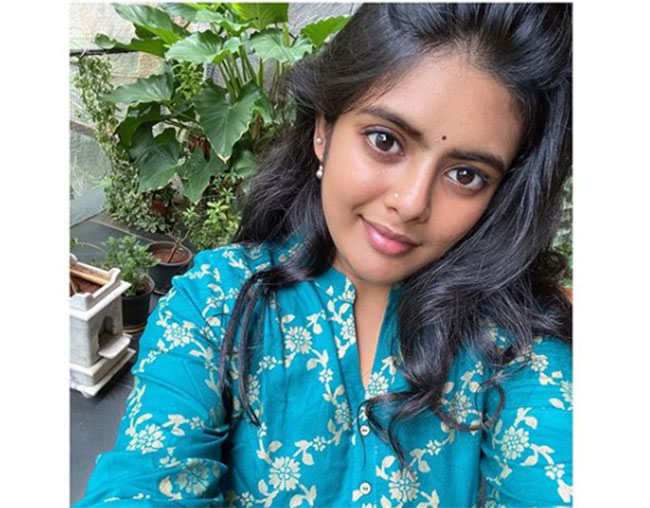 పూరి కూతురు రెండు ఇన్ స్టా అకౌంట్స్ కన్ఫ్యూజన్