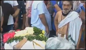 SPB’s Last Rites Performed Amidst Tears Of His Family& Fans!