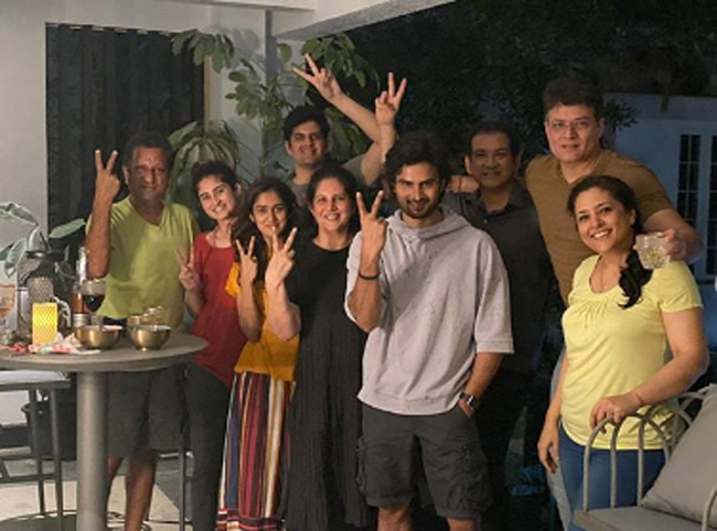 Sudheer Babu Enjoys The ‘V’ Success With Family