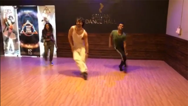 Tiger Shroff Shows Off His Dance Moves on ‘Dynamite’