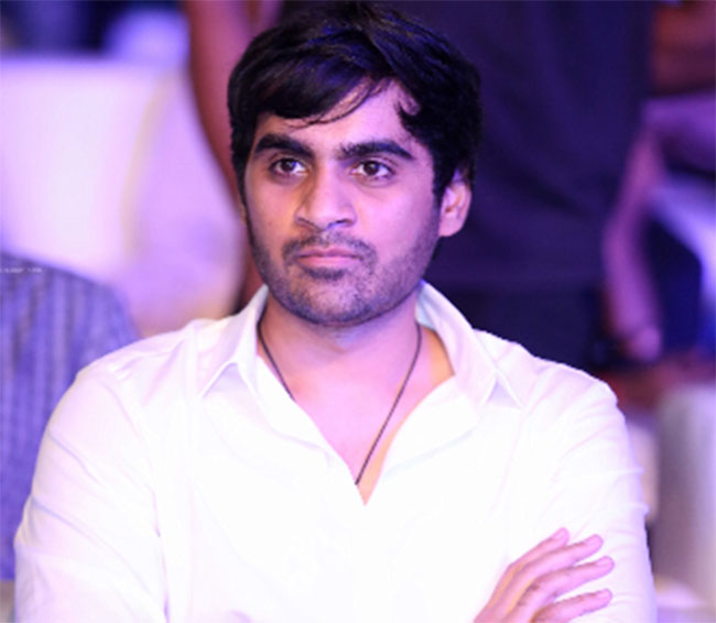 మెగా ప్రాజెక్ట్ నుంచి అతన్ని అందుకే తప్పించారట…!