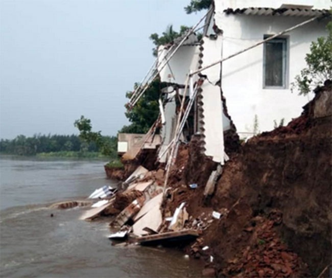 వరదలో కొట్టుకెళ్లిన శర్వానంద్ తాత ఇల్లు