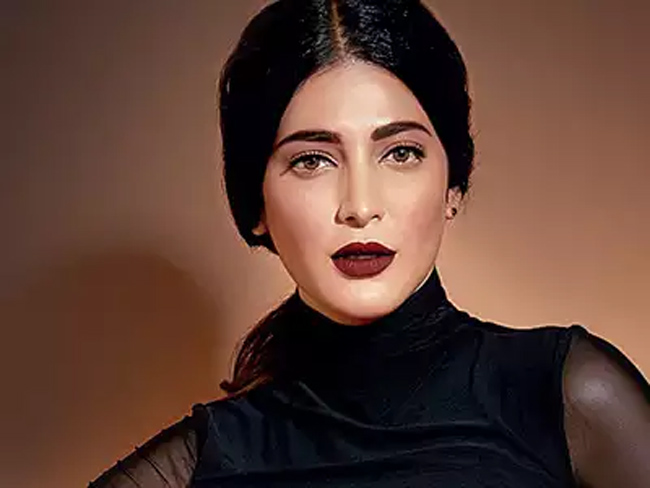 చాన్నాళ్ల తర్వాత టాలీవుడ్ లో బిజీ అయ్యింది