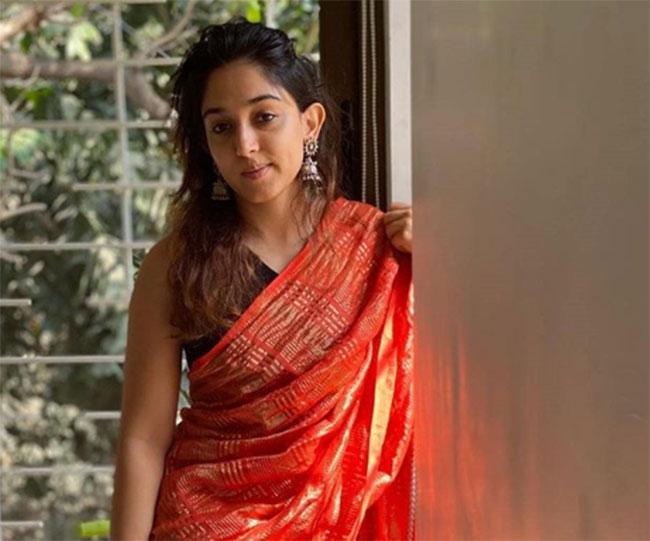 గట్టి కోటింగ్ ఇచ్చిన ఖాన్ డాటర్