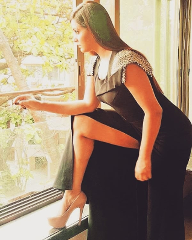 ఈవిడేమైనా రెబల్ క్వీన్ అనుకుంటోందా?