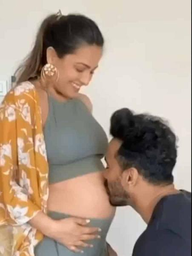 బేబి బంప్ తో `నువ్వు నేను` హీరోయిన్