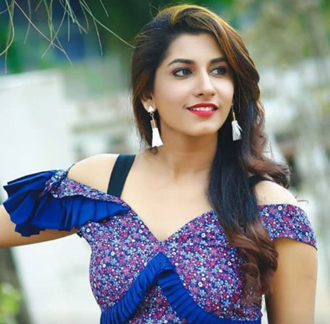 ఆ బోల్డ్ సీన్స్ నేను చేయలేదు పాత్ర తీరు అది