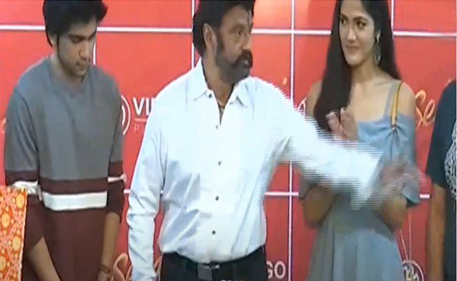 బాలయ్య ఫోన్ విసిరేశారు సరే కానీ.. !!