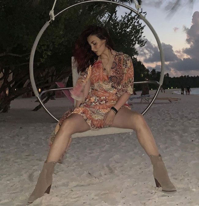 గ్రీకు సుందరి ఏం చేసినా సంచలనమే