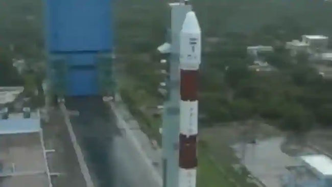 ఇస్రో ఘనత: పీఎస్ఎల్వీ సక్సెస్.. నింగిలోకి 10 ఉపగ్రహాలు