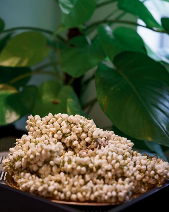 మల్లెల మంచంపై రేతిరంతా జాతరే!