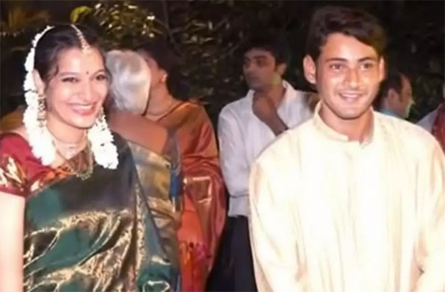 సూపర్ స్టార్ వెనుక చాలా రహస్యాలున్నాయి