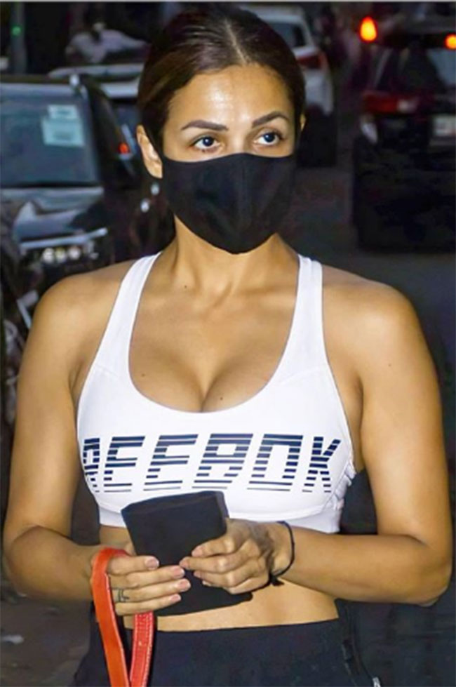 50కి చేరువైనా బిగి సడలని మలైకం