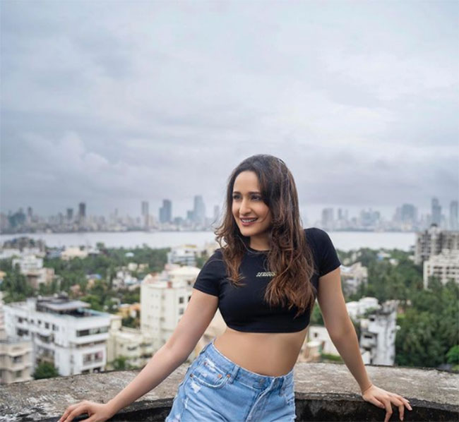 ఎందులోనూ రాజీ పడని ప్రగ్యకు వర్కవుటవుతోందా?