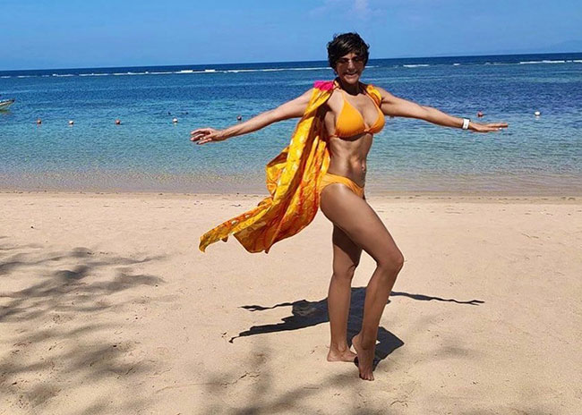 6ప్యాక్ క్లబ్.. నిఖిల్ తోనే పోటీనా అమ్మడూ?