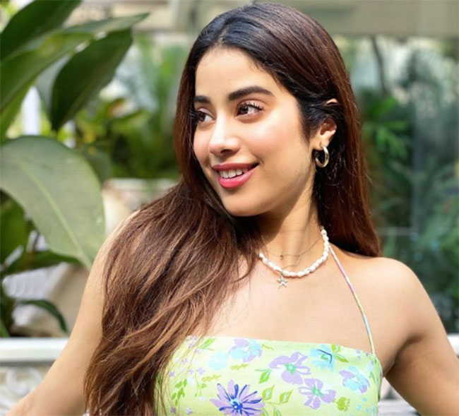 అమ్మడికి దక్షిణాది నుంచి సరైన అవకాశాలు రావడం లేదా..?