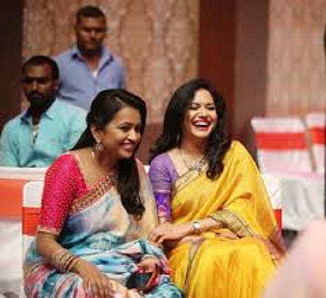 సునీత మ్యారేజ్ కు సుమ ఖరీదైన గిఫ్ట్