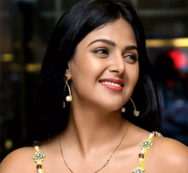 బిబిలో స్కిన్ షో కు నేను ఒప్పుకోలేదు.. అందుకే హారిక చేసింది బిబిలో స్కిన్ షో కు నేను ఒప్పుకోలేదు.. అందుకే హారిక చేసింది