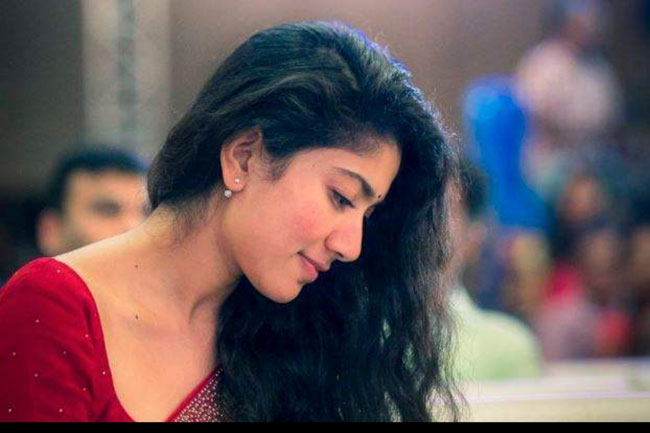 ప్రాధాన్యత పెంచాకే సంతకం చేసిన సాయి పల్లవి