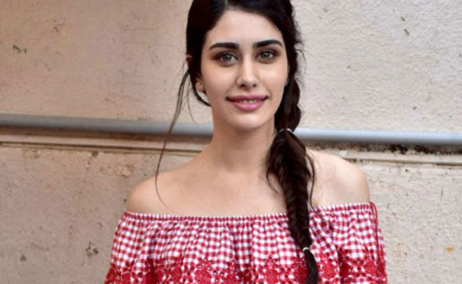 నందమూరి మూవీలో అఫ్ఘనిస్థానీ ఐటెం