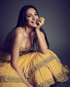 Kiara Adorable Smile Paired With An Alluring Glamour Dose