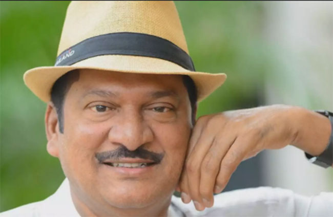 నా యాక్టింగ్ చూడగానే కృష్ణగారు 24 సినిమాలు ఇప్పించారు: రాజేంద్రప్రసాద్ నా యాక్టింగ్ చూడగానే కృష్ణగారు 24 సినిమాలు ఇప్పించారు: రాజేంద్రప్రసాద్